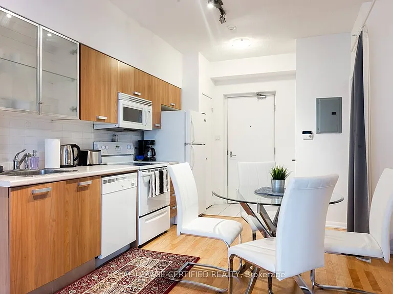 38 Grenville St #3210 — Photo 6