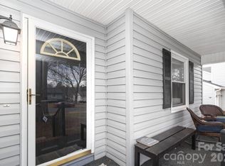 210 King George Ln, Gastonia, NC 28056