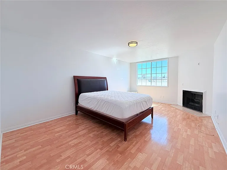 1129 Larrabee St #10 — Photo 8