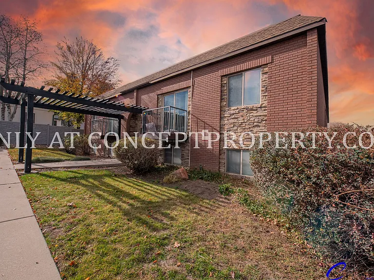 Cottonwood Heights — Photo 43