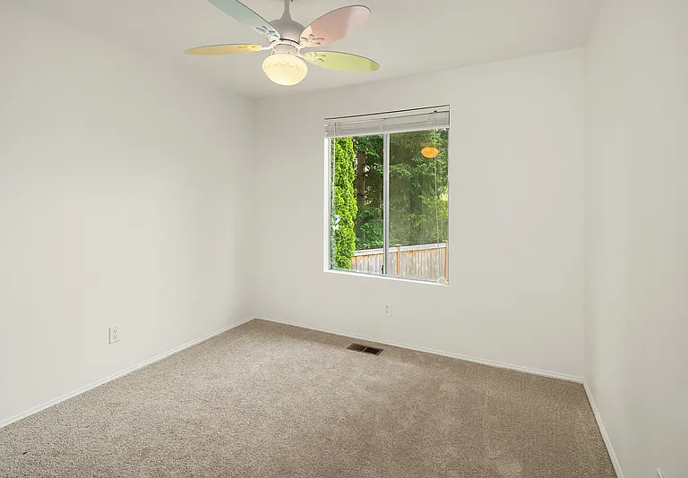24105 SE 42nd St — Photo 18