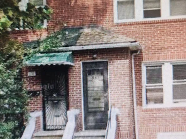 841 E 215th St, Bronx, NY 10467