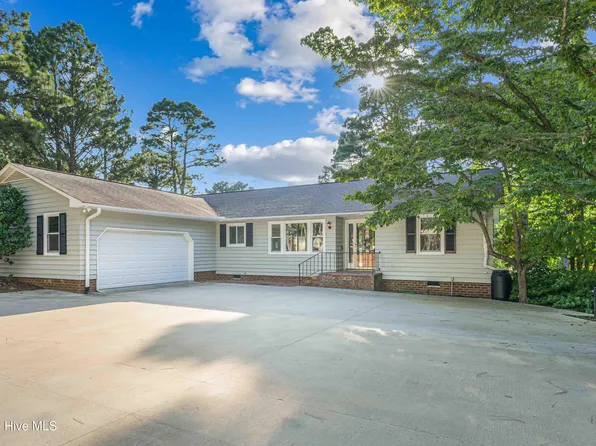 146 E Devonshire Avenue, West End, NC 27376