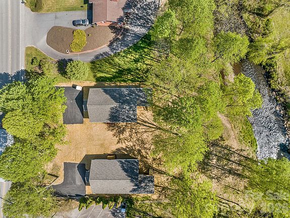 5th image of 1196 Crabtree Rd