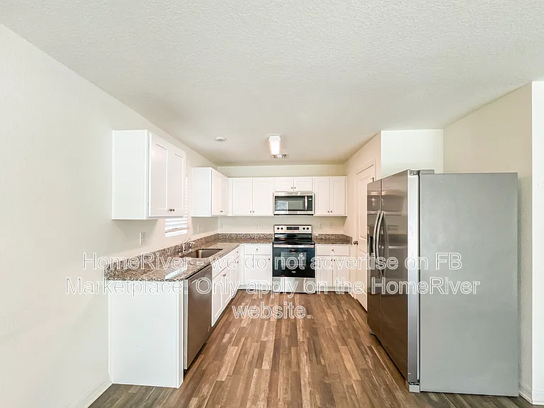 212 NW 1st St — Photo 10
