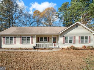 752 Fallowfield Dr, Loganville, GA 30052