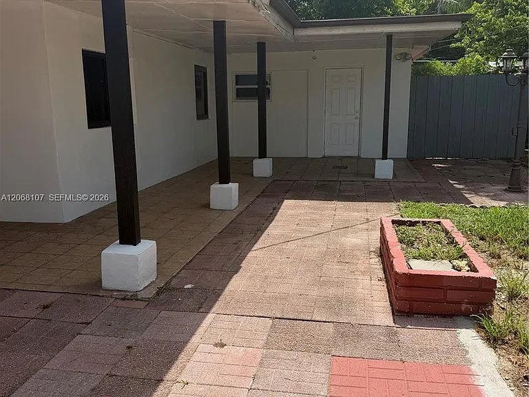 1150 NE 201st Ter — Photo 12
