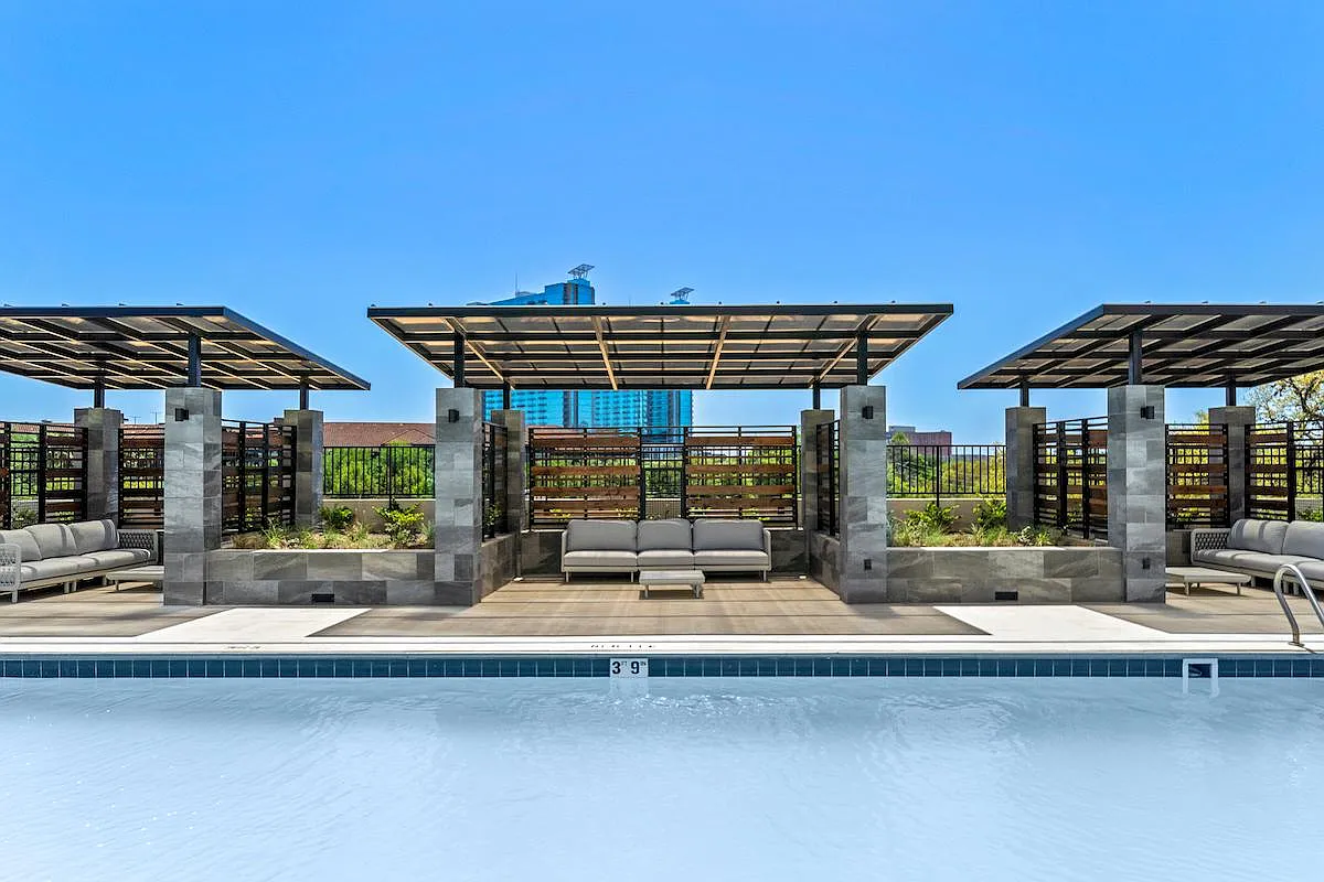 The Parklane — Photo 4