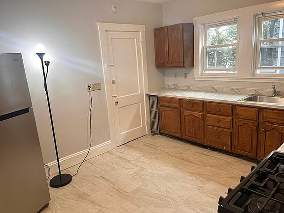 2nd image of 101 Nottinghill Rd #1