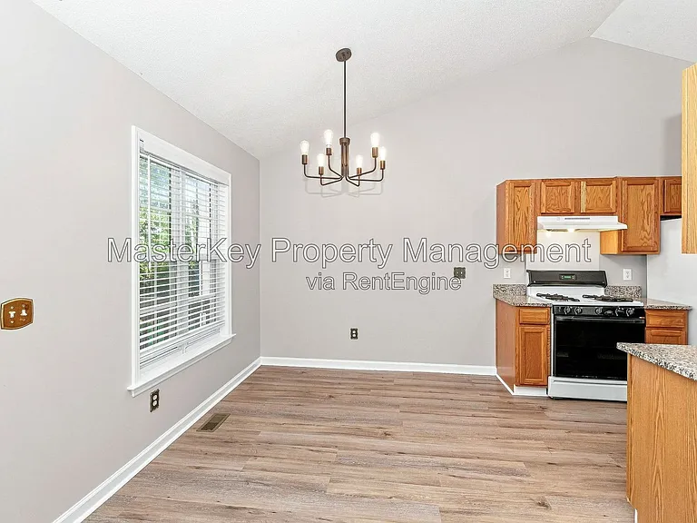 201 Harvester Dr — Photo 4