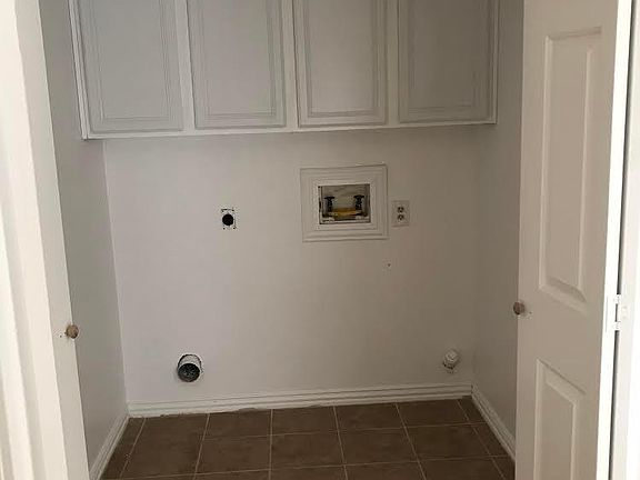 2nd image of 2220 Wren Ln