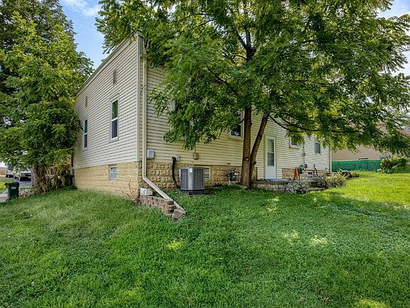 2nd image of 501 W Sherman St