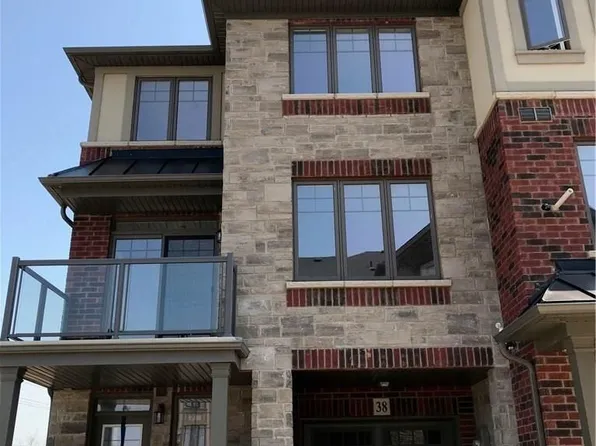 1169 Garner Rd E #38, Hamilton, ON L9G 0G8