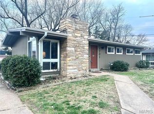 1701 Ridgewood Dr, Saint Louis, MO 63126