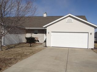121 Jennifer Ct, Chatham, IL 62629