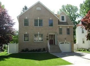 207 Stonehouse Rd, Glen Ridge, NJ 07028