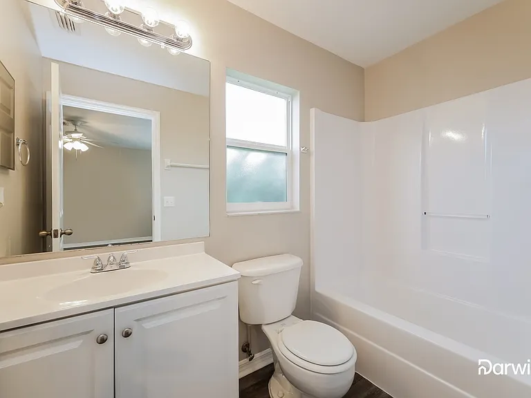 215 Manasota St — Photo 9