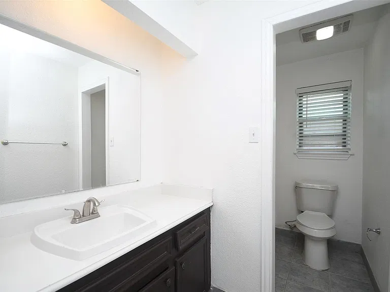 510 Chambly Dr — Photo 30