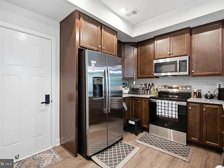 212 Matisse Pl — Photo 15