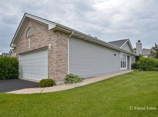 934 Ferrara Ct, Cary, IL 60013