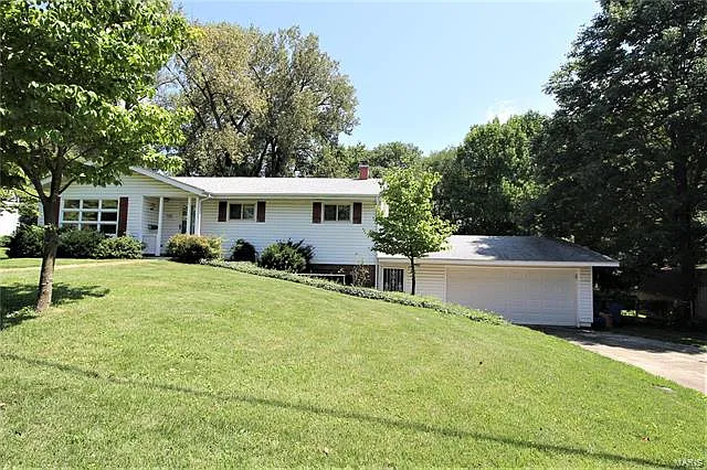 114 Westridge Dr photo 1