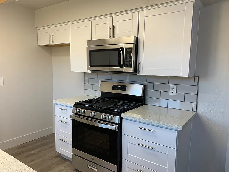 778 E Encore Dr — Photo 5