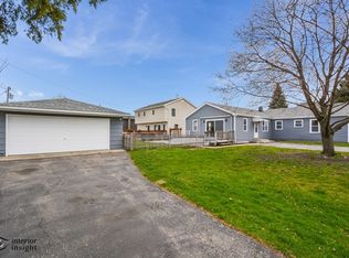 6718 W 81st St, Burbank, IL 60459