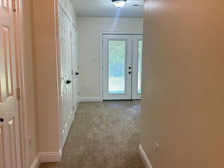 111 Fox Ct — Photo 3