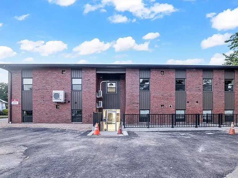 70 Court St #10 — Photo 15