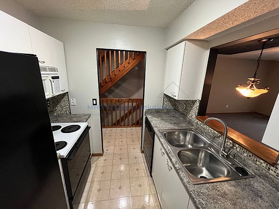 2nd image of 186 Macfalls Way