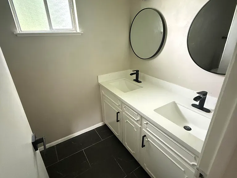 2712 Seattle St — Photo 9