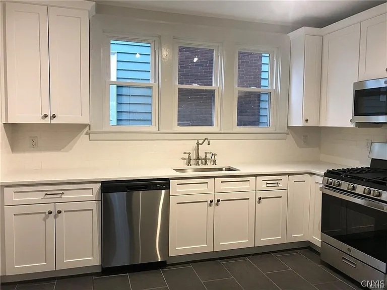 1815 James St #2 — Photo 8