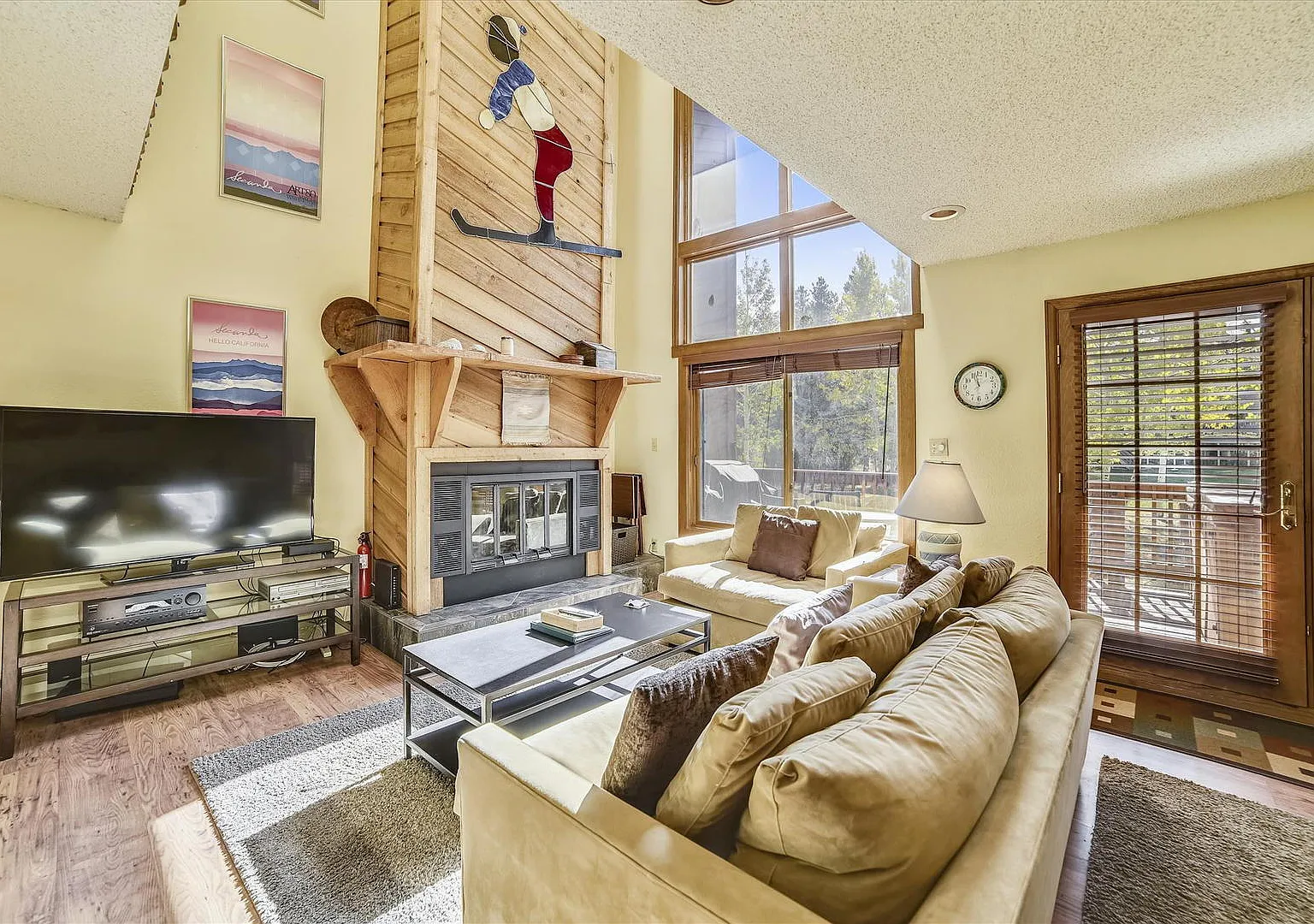 103 Hawn Dr — Photo 2