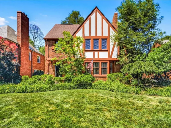 19621 Sussex Rd, Shaker Heights, OH 44122