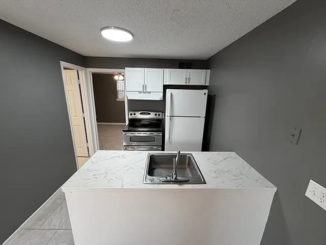 1014 Sylvan St #12 — Photo 4