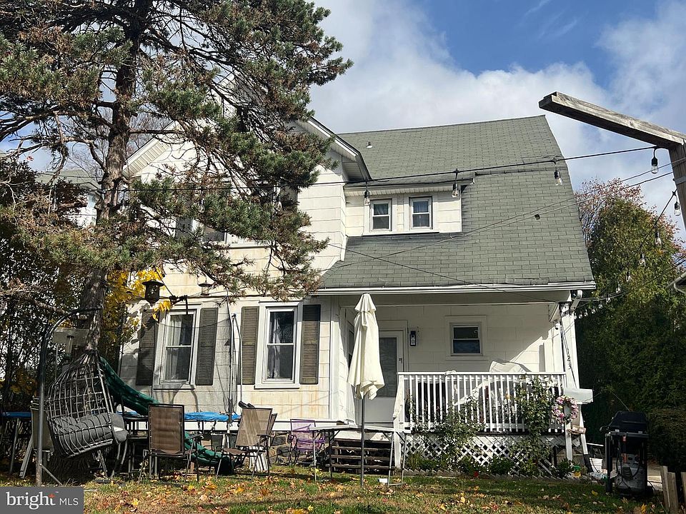 2nd image of 123 Conestoga Rd