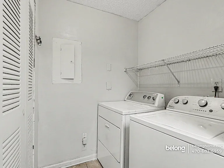 319 Granville Ct — Photo 8