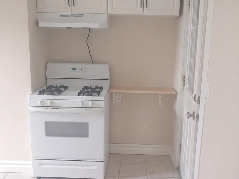 211 17th Ave NE #2 — Photo 10