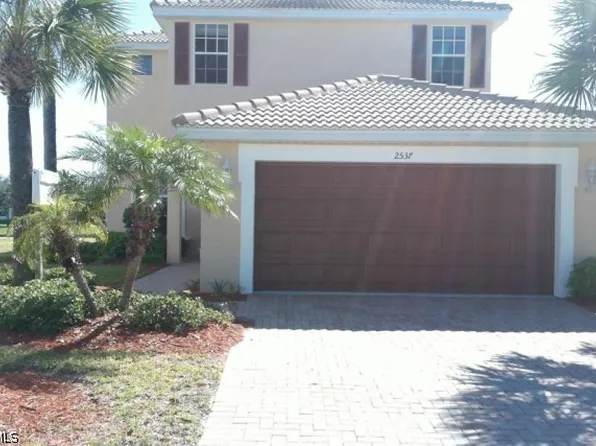 2537 Deerfield Lake Ct, Cape Coral, FL 33909