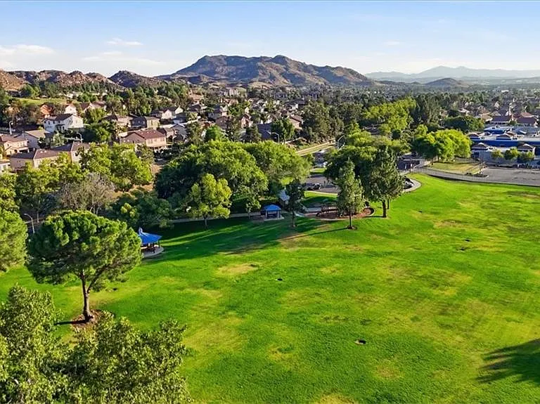 29056 Barcelona Ct — Photo 45