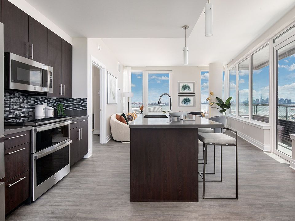 1st image of 5 Bay St #12O