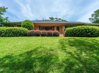 412 W Johnston St, Forsyth, GA 31029