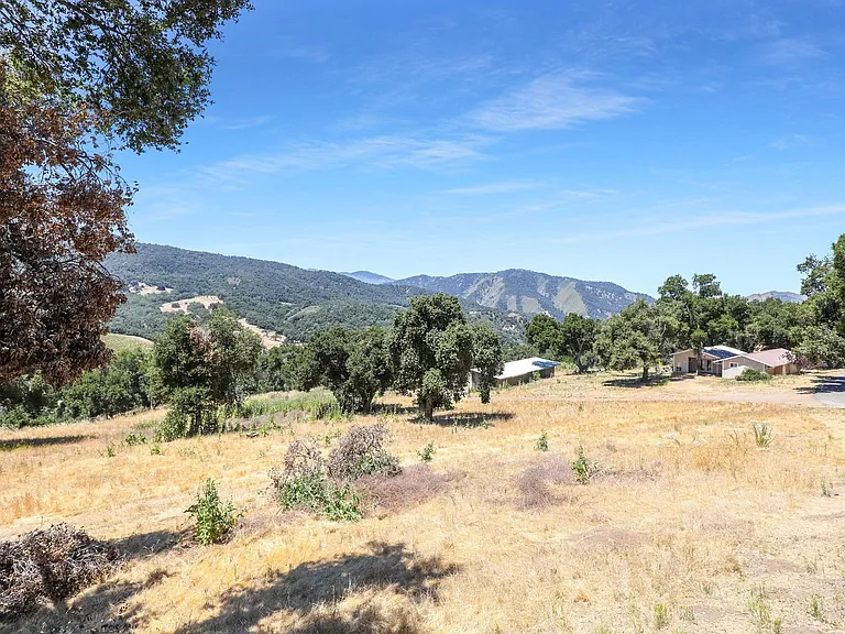 19235 Cachagua Rd — Photo 19
