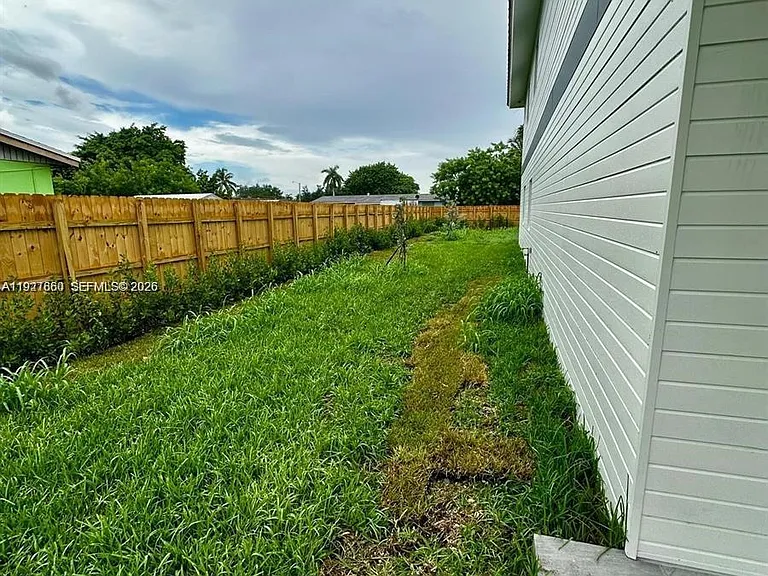 722 NW 6th Ct — Photo 39