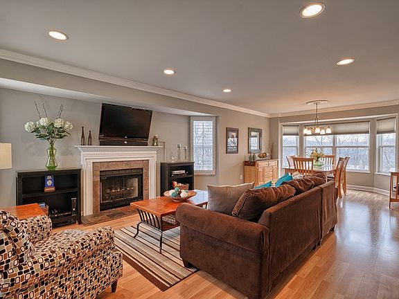 2nd image of 329 Valparaiso Ct