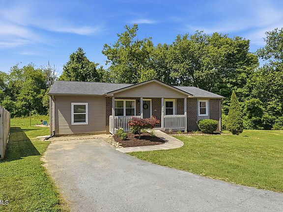 3rd image of 119 Valley Place Dr
