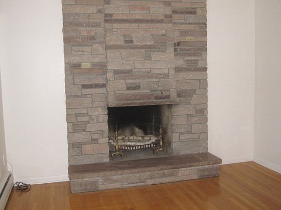 5th image of 105 Cottage Ave