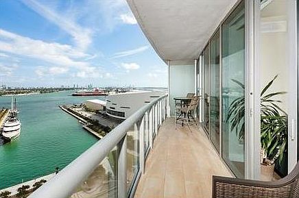 4th image of 888 Biscayne Blvd APT 1711