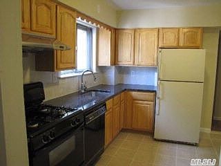 3rd image of 24 Greenwich Ave