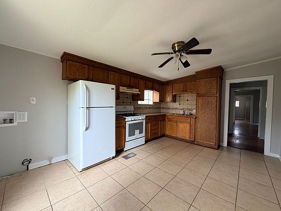 5th image of 3107 Alameda Dr